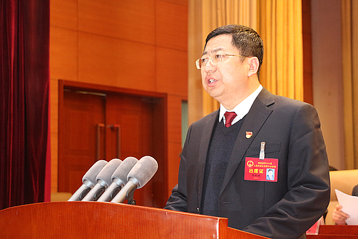 孙利斌作政府工作报告